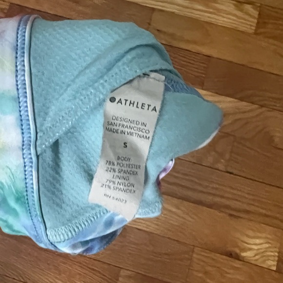 Athleta tie-dye watercolor sports bra size S - Picture 2 of 2